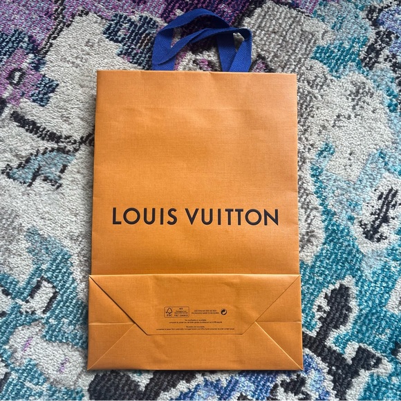 LOUIS VUITTON • Bag 36cm x 25cm - Picture 3 of 4